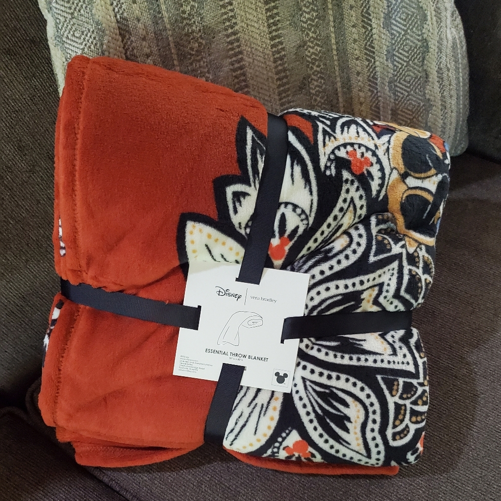 Vera Bradley Mickey & Minnie Potters Clay Blanket-NWT - Picture 2 of 3